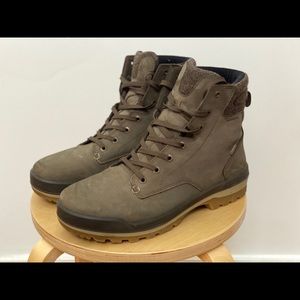 Men’s LOWA boots